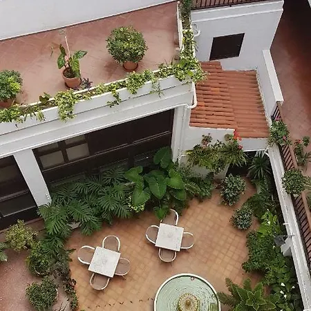 La Casita De Mercedes *